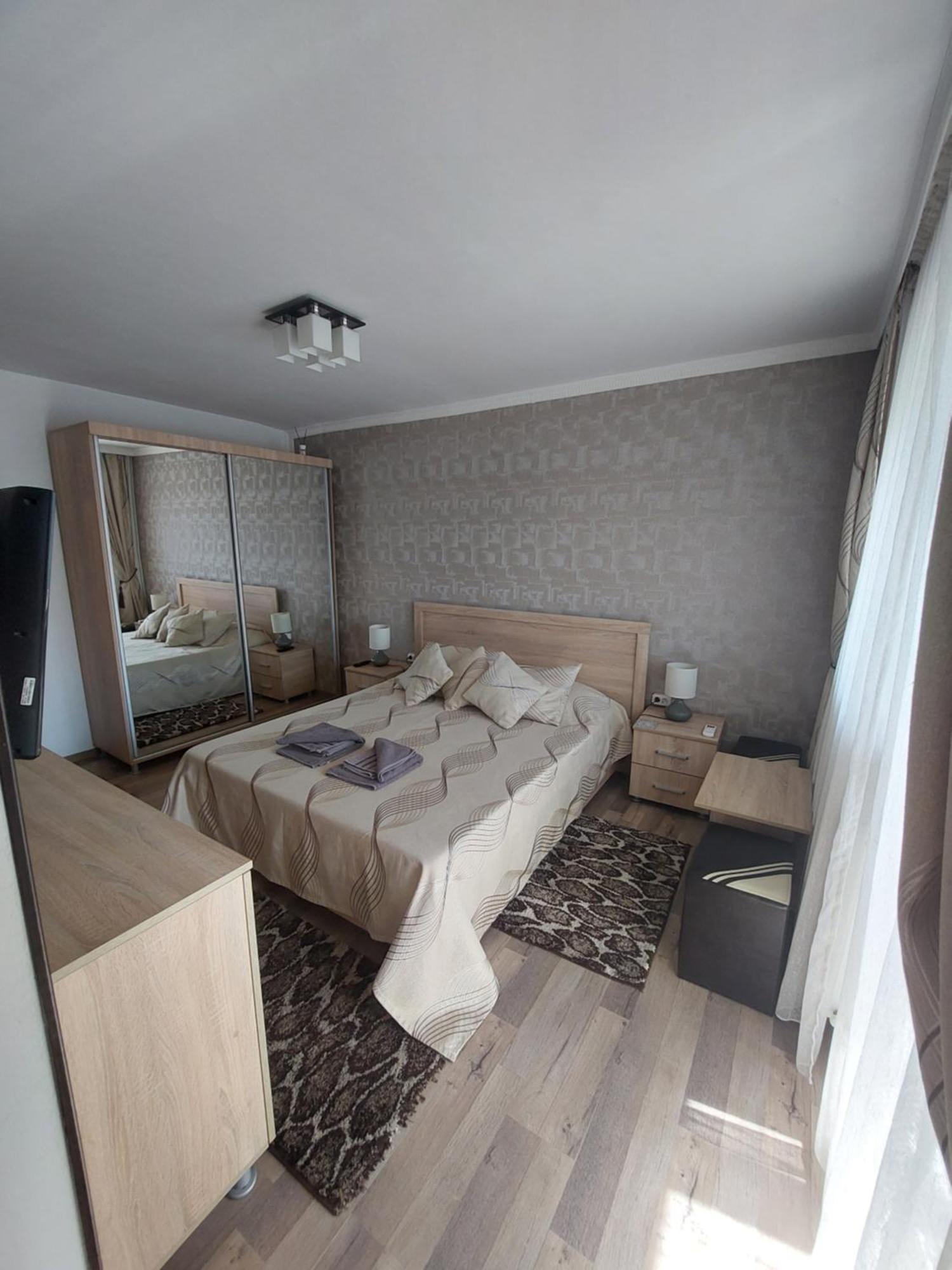 Casa Mirage 2 Apartman Craiova Kültér fotó